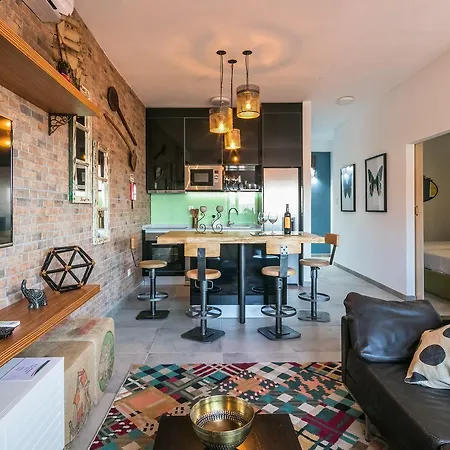 Merc Ribeira's Up Place Apartment